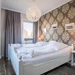 Haus Wellen Und 4
