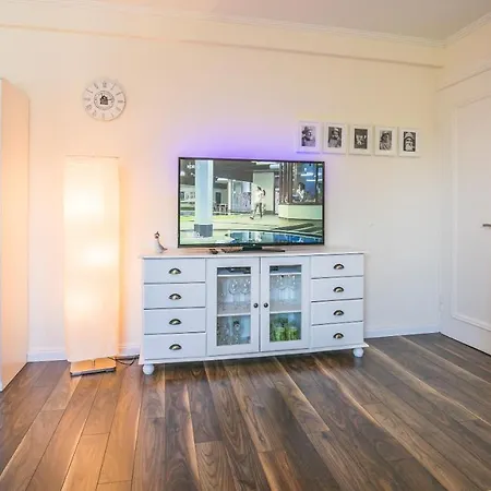 アパート Haus Wellen Und 4 ビューズム